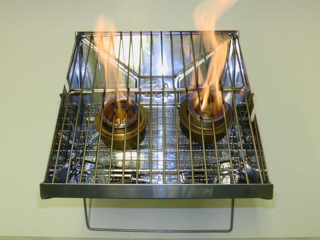 Barbecue Barbiq : portable, pliable et réutilisable en acier inoxydable.