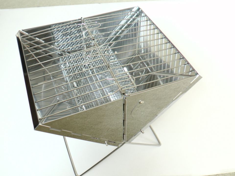 Barbecue Barbiq : portable, pliable et réutilisable en acier inoxydable.