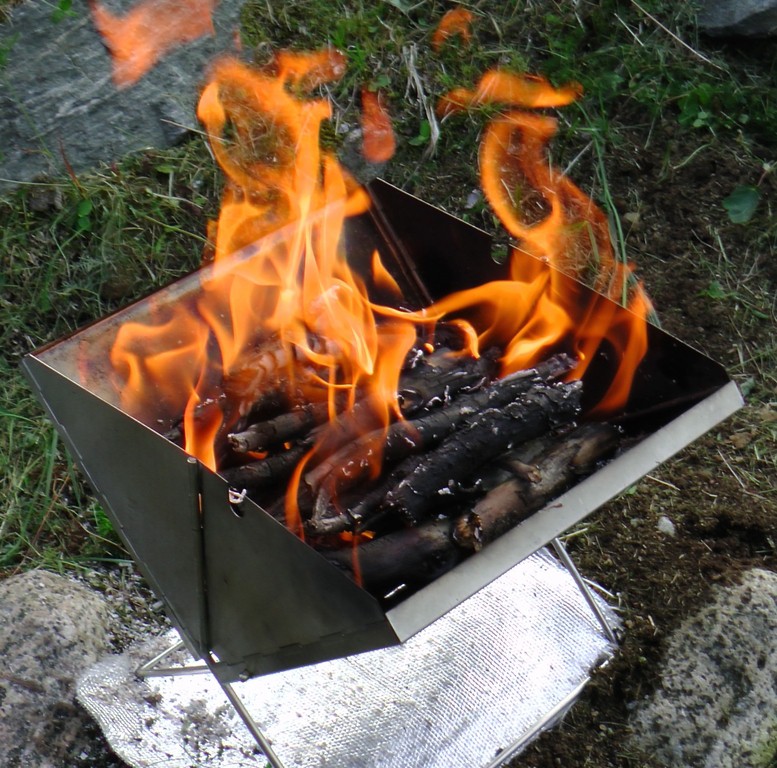 Barbecue Barbiq : portable, pliable et réutilisable en acier inoxydable.