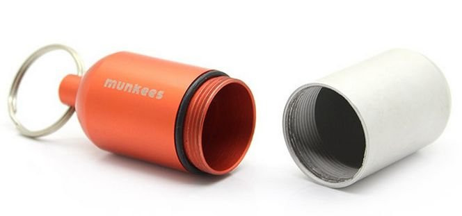 Mini capsule étanche fixé à un porte-clés Munkees Waterproof Capsule