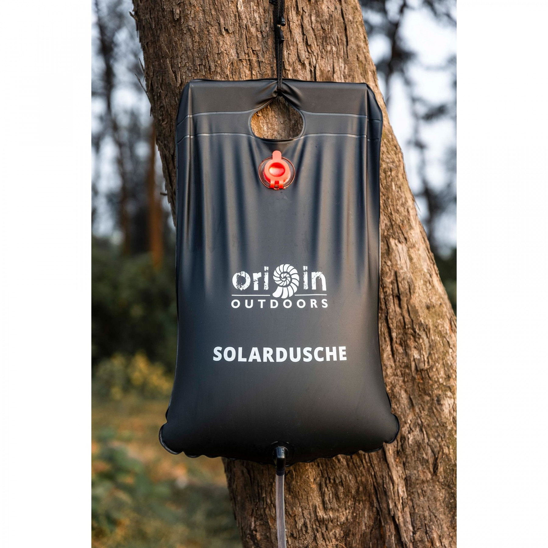 Douche solaire classique à eau chaude/froide réalisée en Polyéthylène HD