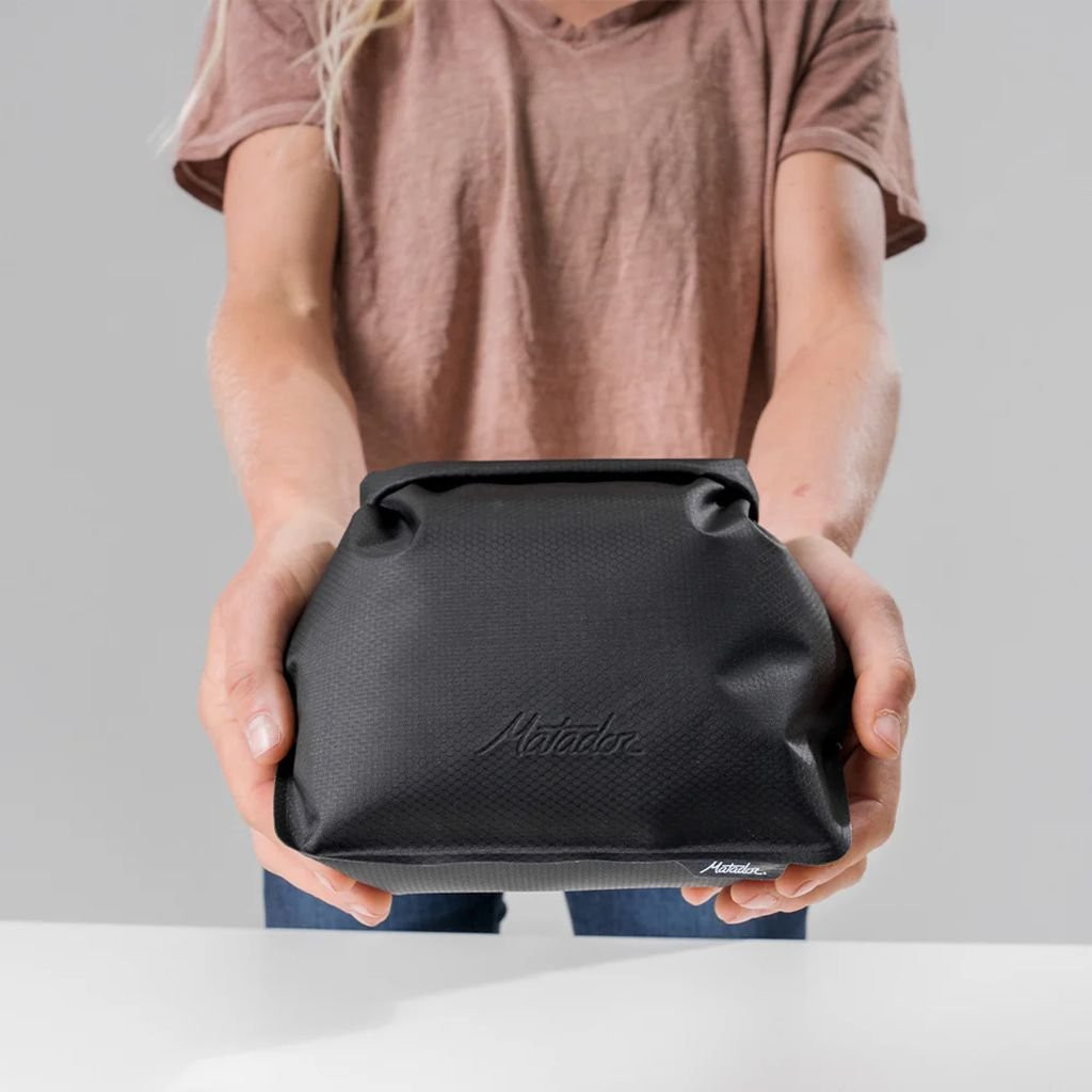 Trousse de toilette ultralégère et imperméable Matador FlatPak Waterproof Toiletry Case - Trousse de toilette ultralégère et étanche Matador Flatpak Waterproof Toiletry Case - Charbon/Charcoal