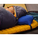 Taie d'oreiller Pillow Strap en utilisation